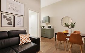 New & Cozy Apt In Porta Romana