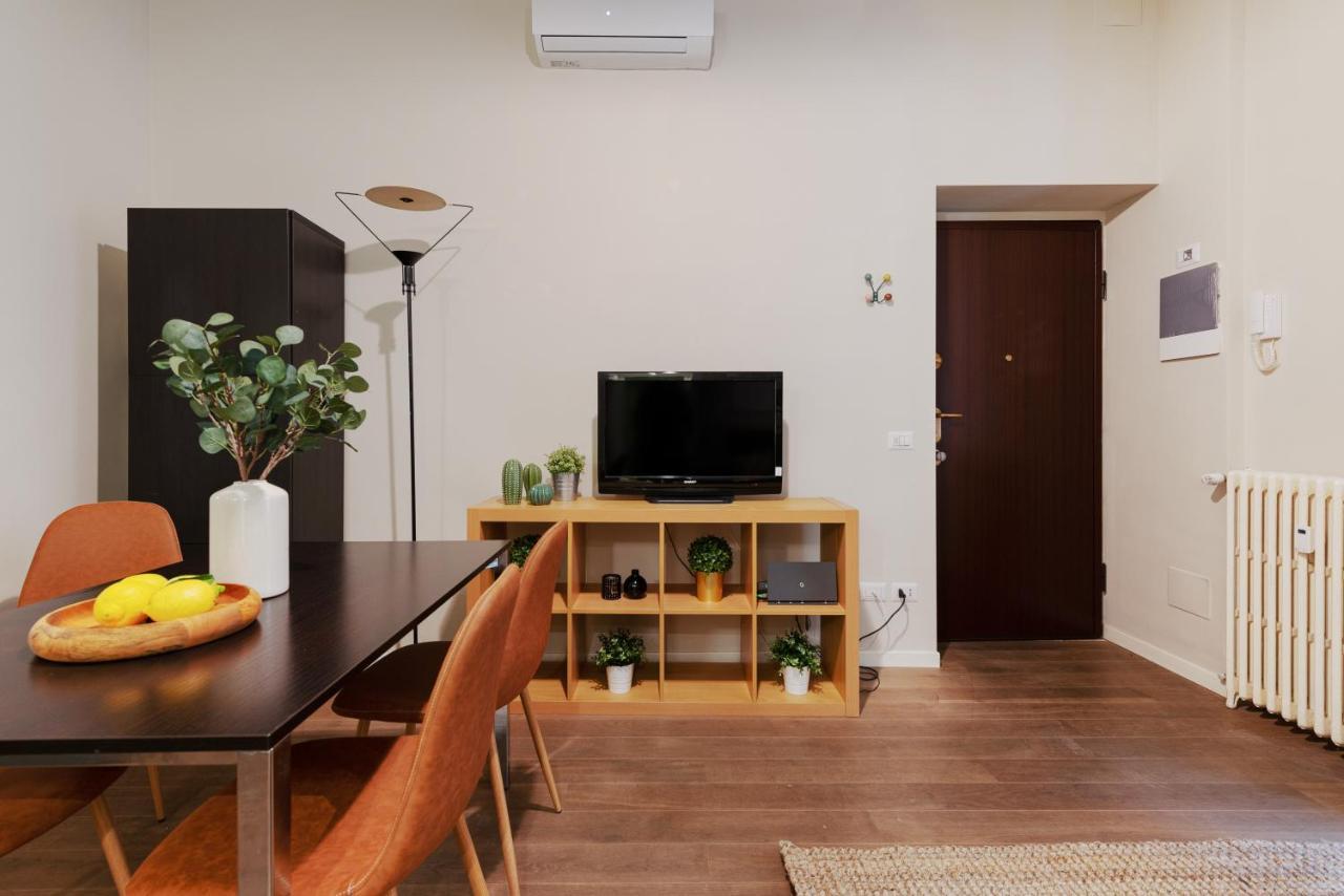 New & Cozy Apt In Porta Romana Milano Esterno foto